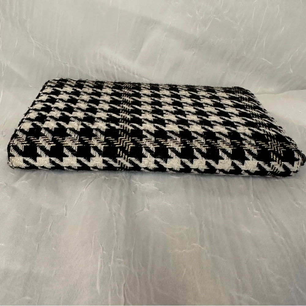 Betsy Johnson Black and Cream Houndstooth Wallet - Picture 7 of 7